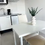 Apartman Equipped In And Free Parking Lormont