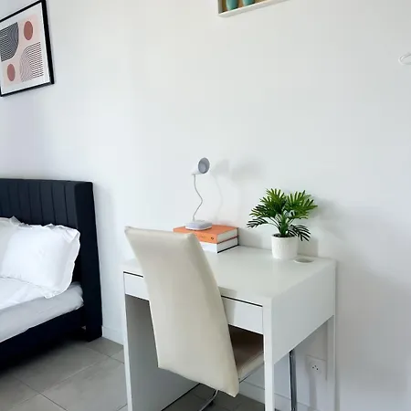 Equipped In Lormont&free Parking Appartement