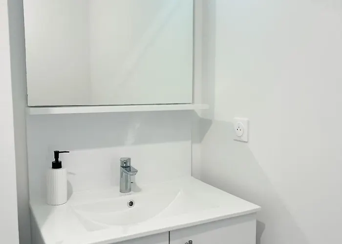 Appartamento Equipped In Lormont&free Parking