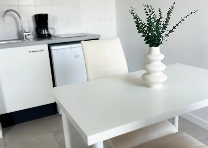 Appartamento Equipped In Lormont&free Parking Lormont